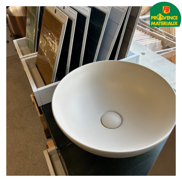 Vasque en céramique beige à Senas