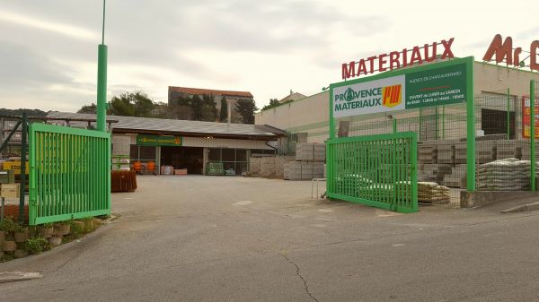 Provence Matériaux -  Acheter de l'outillage électroportatif bon marché