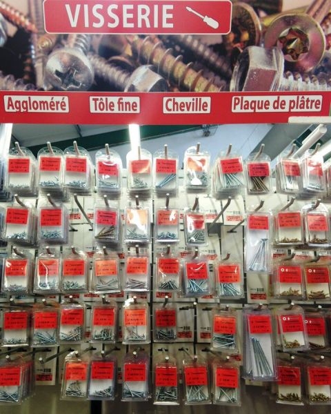 Magasin de quincaillerie pour le bâtiment dans les Bouches du Rhône et le Vaucluse